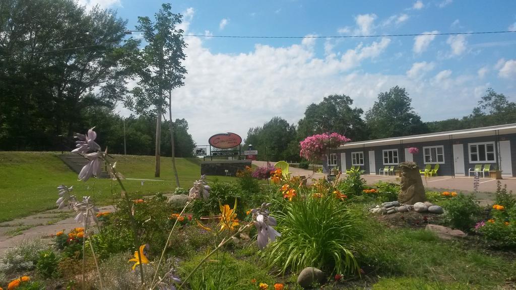 Cornerstone Motel Шетікамп Екстер'єр фото