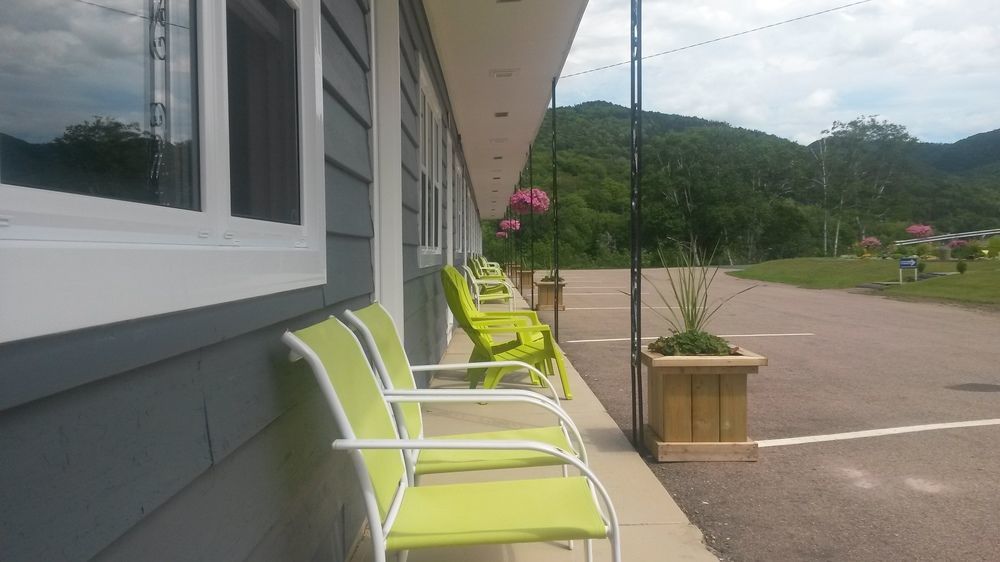 Cornerstone Motel Шетікамп Екстер'єр фото